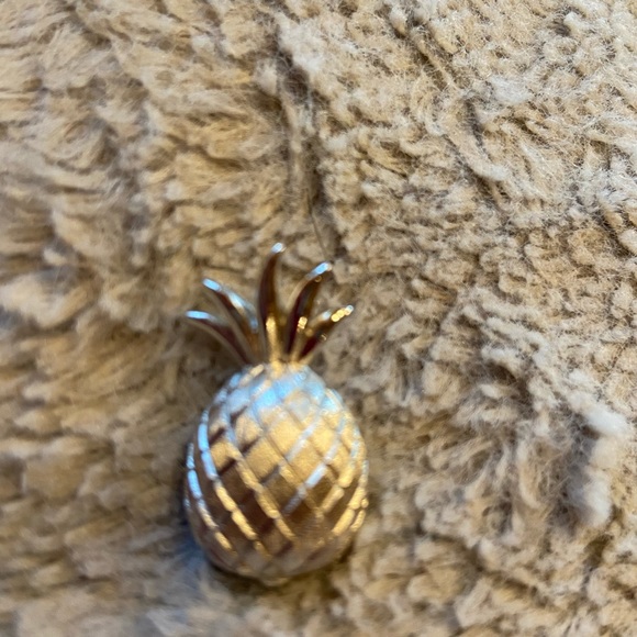 Vintage Jewelry Vintage Trifari Gold And Silver Tone Pineapple